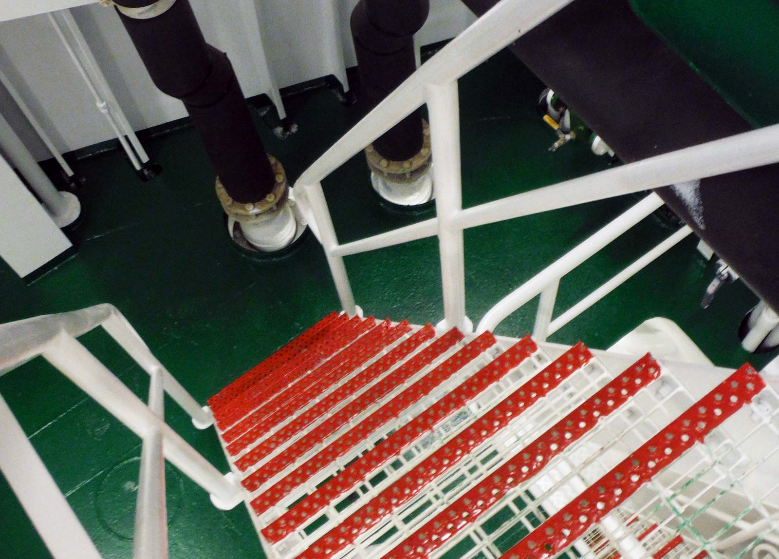 Non-skid deck